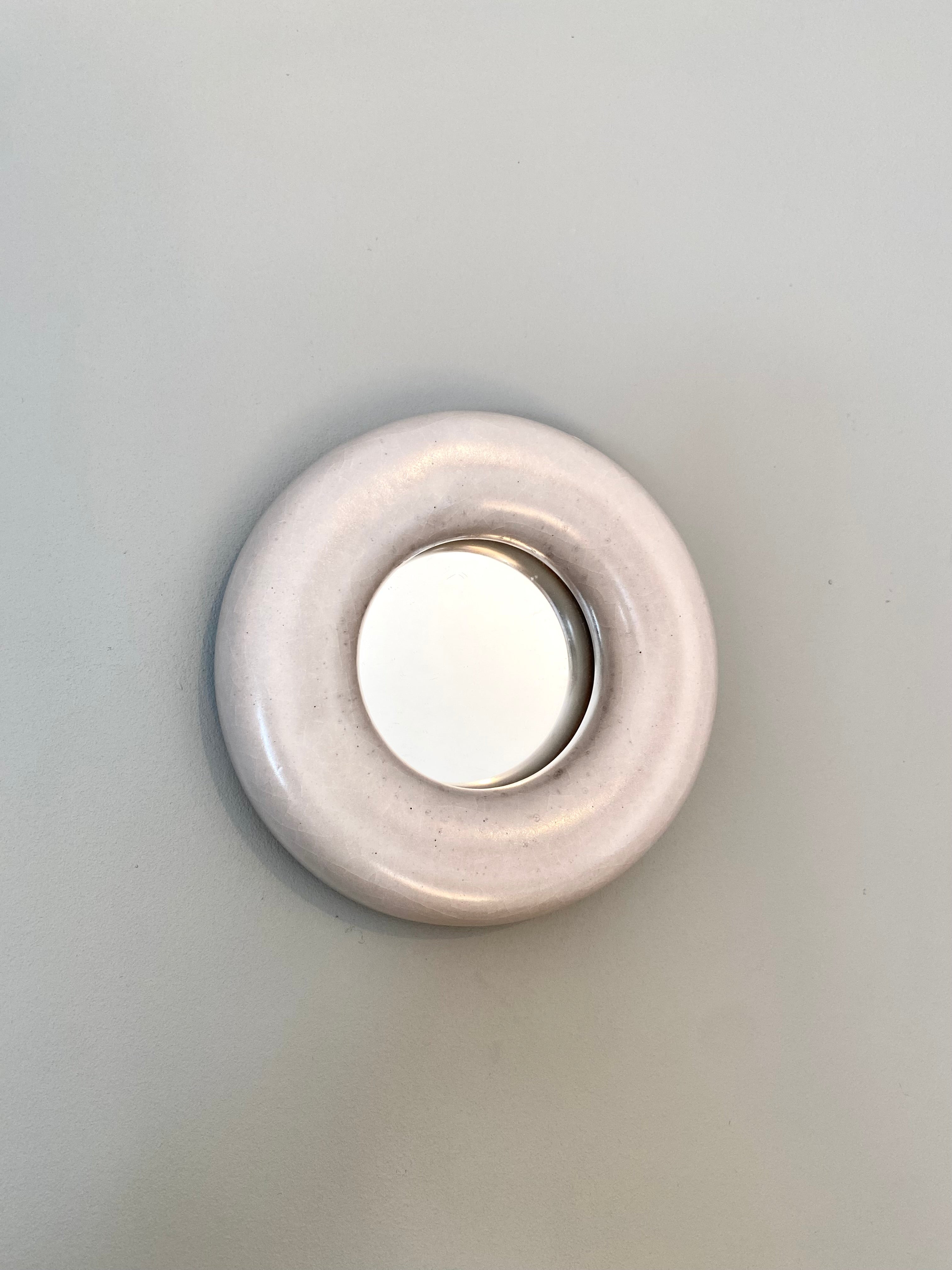 Le petit miroir rond