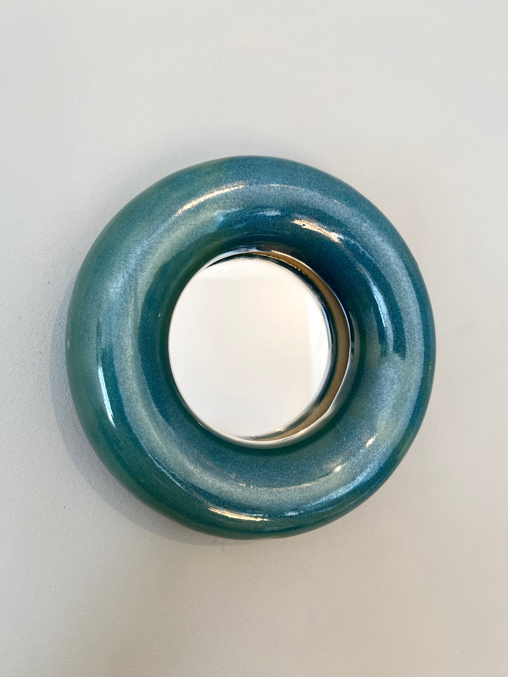 Le petit miroir rond