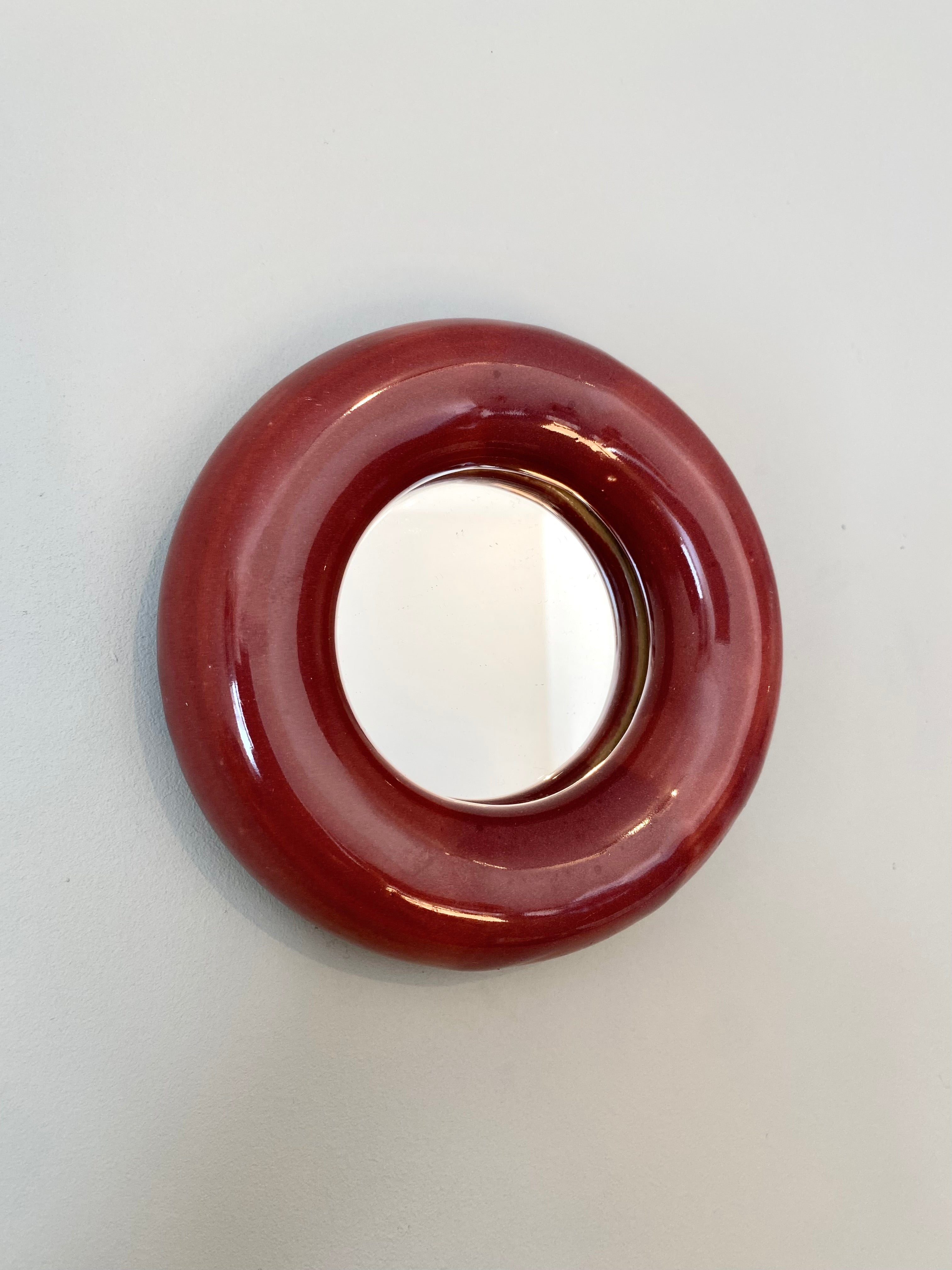 Le petit miroir rond